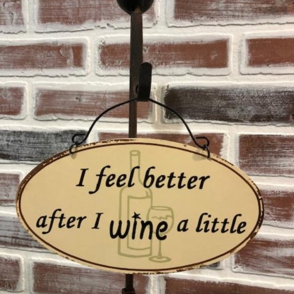 🟡 Metal "Wine" Sign - Check this one out - Made of all Metal - Unique - Cute - Picture 1 of 3